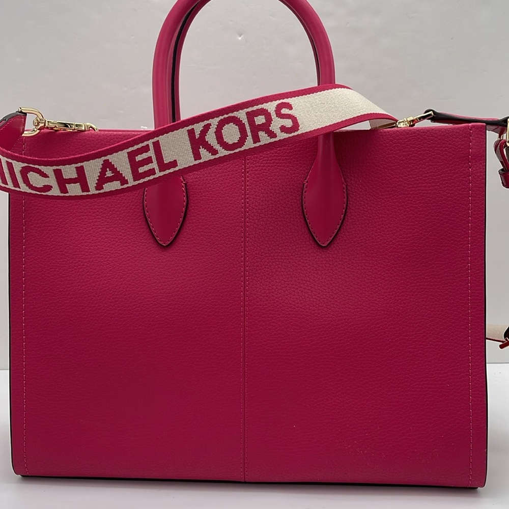 Michael Kors Mirella Md Pebbled Leather Tote Shopper Bag MK EW
Electric Pink - Picture 7 of 16